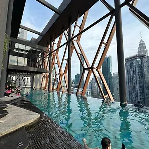 Scarletz Klcc By Aura Appartement